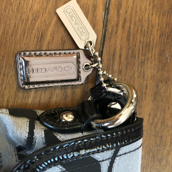 Coach purse - Picture 2 of 3